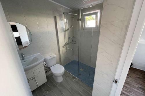 Spacious Villa. Large Rooftop. 4 Bedroom Sleeps 8