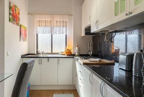 Lovely One Bedroom Apartment In Alvor