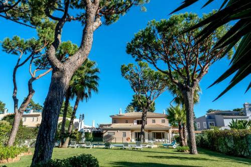 Villa With Garden And Pool