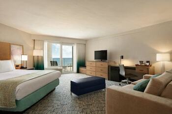 Hotel Surfside Oceanfront Inn & Suites