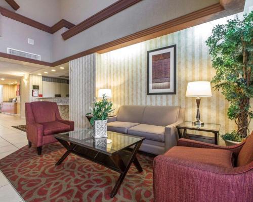 Hotel Comfort Suites Palm Desert