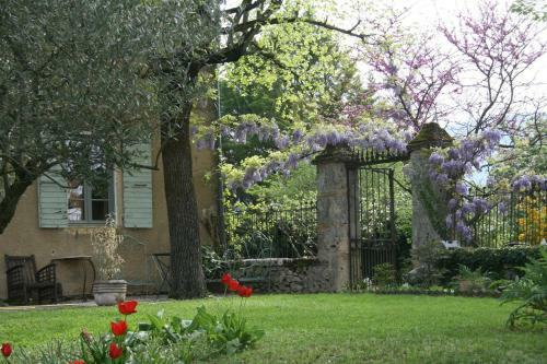 Hostal Le Domaine Des Rouges Queues