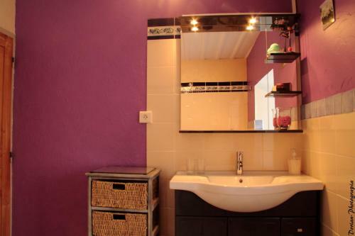 Bed & Breakfast La Pierre Trou�e Chambre D'h�tes