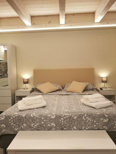 Vico-letto Studio Apartment