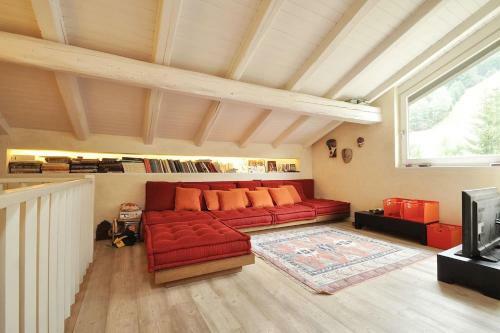 Design Loft Close To Ski Slopes With Car Box