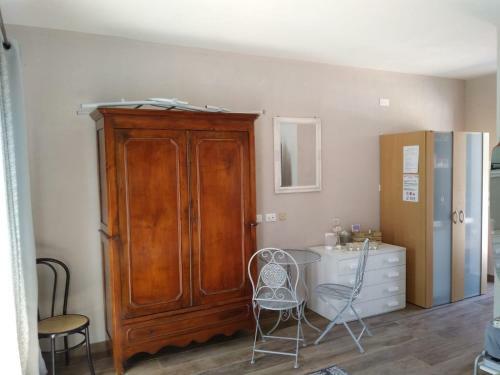 Apartamento Residence Tasso Canossa - Appartamento Con Piscina