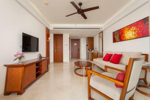 Sanya Seacube Holiday Hotel