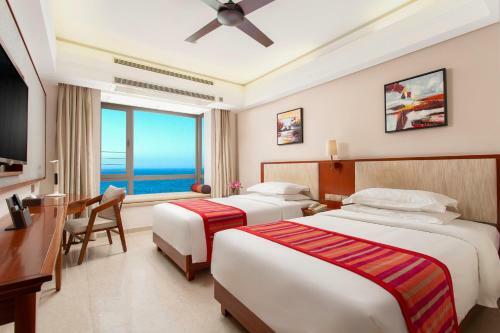 Sanya Seacube Holiday Hotel