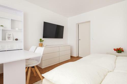 Design Apartment / 2 Room / Central / Contactless Check-in