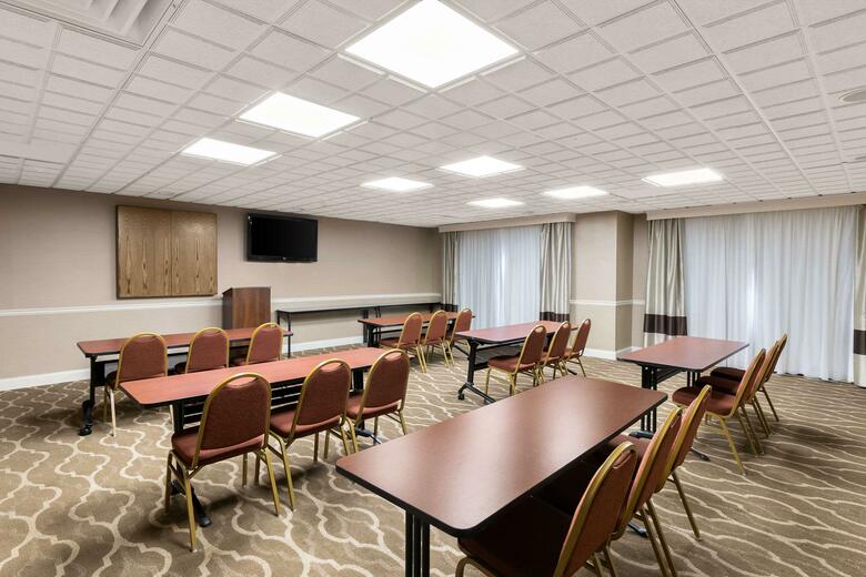 Hotel Comfort Suites Commerce