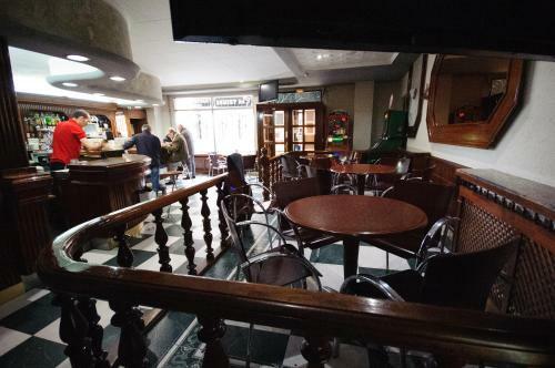 Hostal Restaurante La Trucha