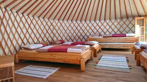 Moderne Jurte Herbsleben