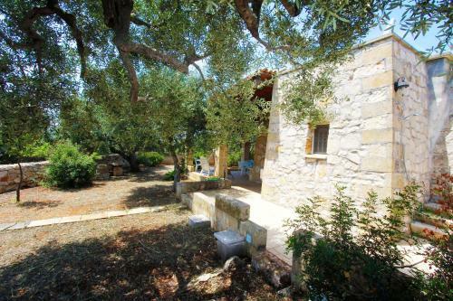 Pajara Salentina Con Ampia Veranda E Giardino