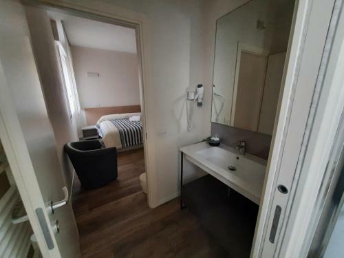 Hostal Stop&go Suites And Apartments