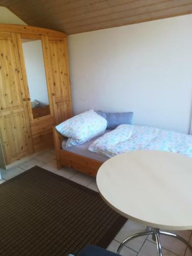 Apartamento Ferien-und Monteurenwohnung Ruck