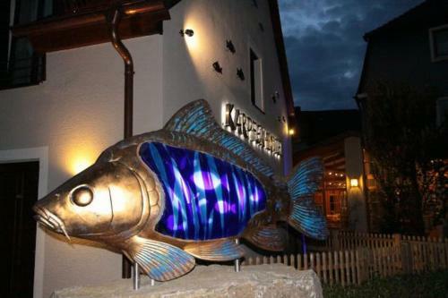 Karpfenhotel Im Gasthaus Sindel-buckel