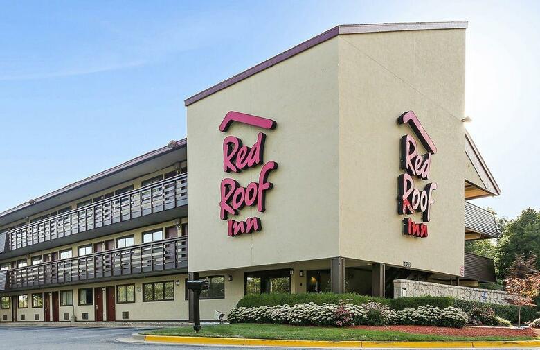 Hotel Red Roof Plus+ Baltimore - Washington Dc/bw Parkway
