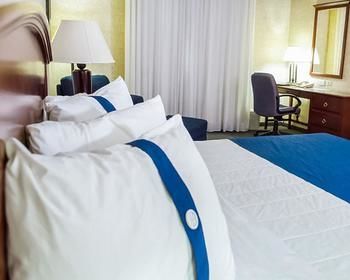 Aparthotel Quality Inn Monterrey La Fe