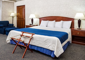 Aparthotel Quality Inn Monterrey La Fe