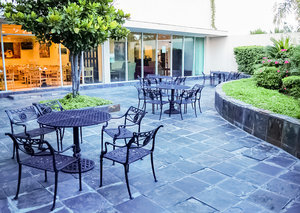 Aparthotel Quality Inn Monterrey La Fe