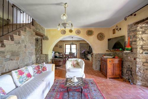 Villa Tuscan Farmhouse With Swimming Pool