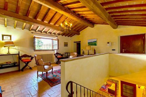 Villa Tuscan Farmhouse With Swimming Pool