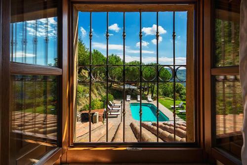 Villa Tuscan Farmhouse With Swimming Pool