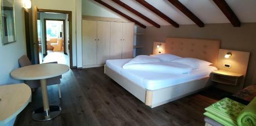 Apartamento Garni Sirmian Ferienwohnung A