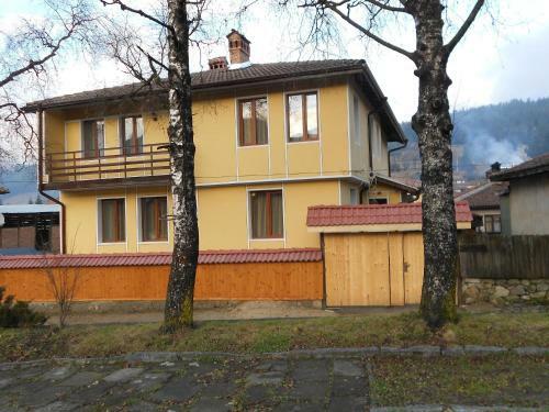 Hostal Nenchova Guest House