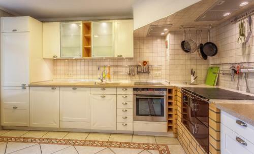 J1 Idyllisches Ferienhaus Mit Seeblick
