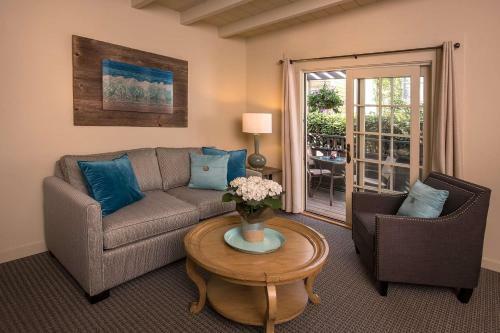 Bed & Breakfast Carmel Country Inn