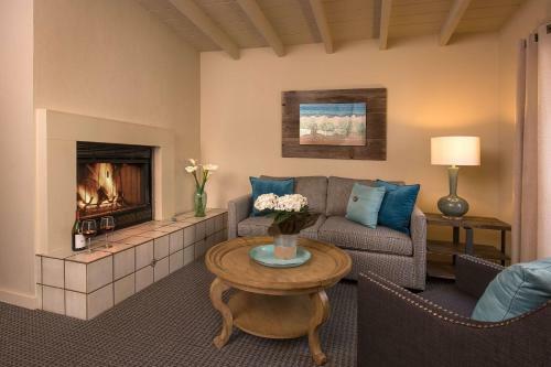Bed & Breakfast Carmel Country Inn
