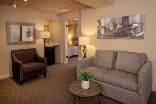 Bed & Breakfast Carmel Country Inn