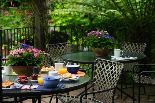 Bed & Breakfast Carmel Country Inn