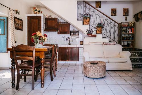 Sicilian Mountain Oasis - Entire Villa, Smart Working