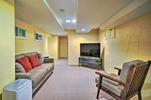 Cozy Chatham Retreat With Pond, 2 Mi To Beaches
