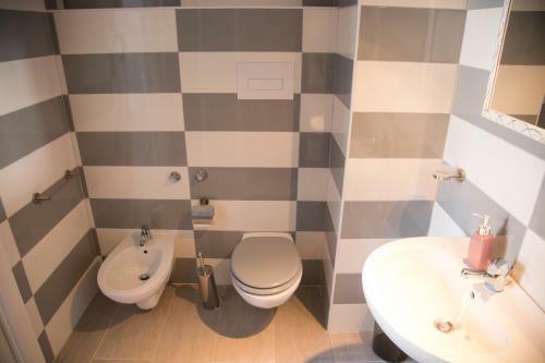 Hostal Vesuvius Luxury Suites