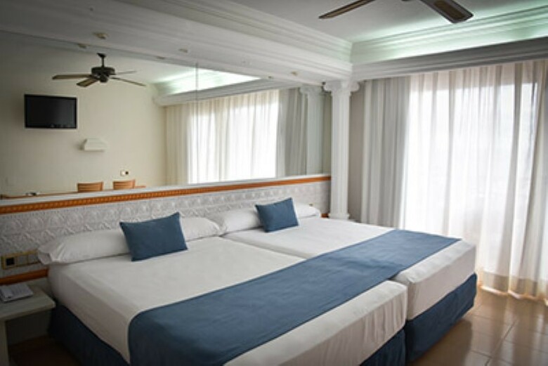 Playacapricho Hotel