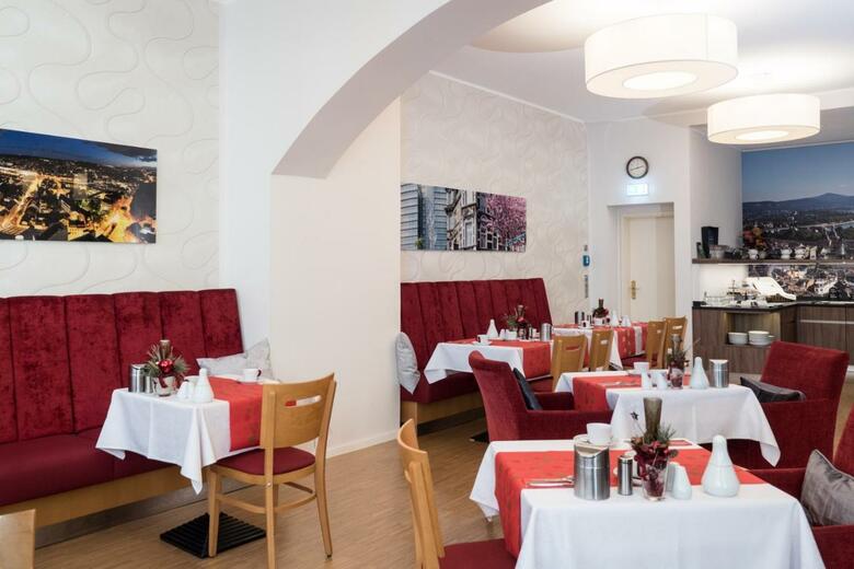 Hostal Hotel Garni Deutsches Haus