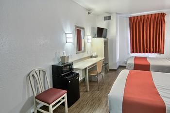 Motel 6 Traverse City