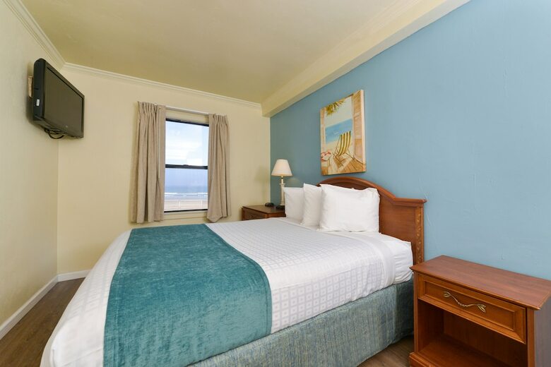 Hotel Edgewater Inn And Suites