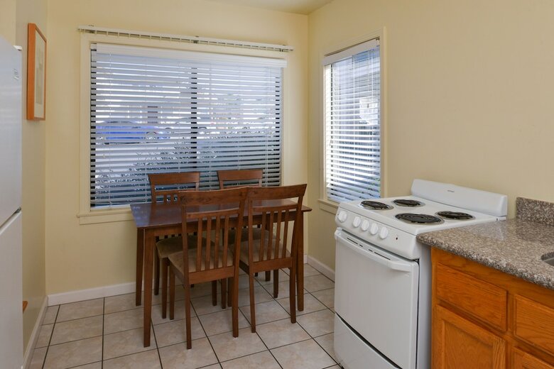 Hotel Edgewater Inn And Suites