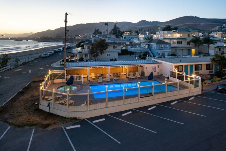 Hotel Edgewater Inn And Suites