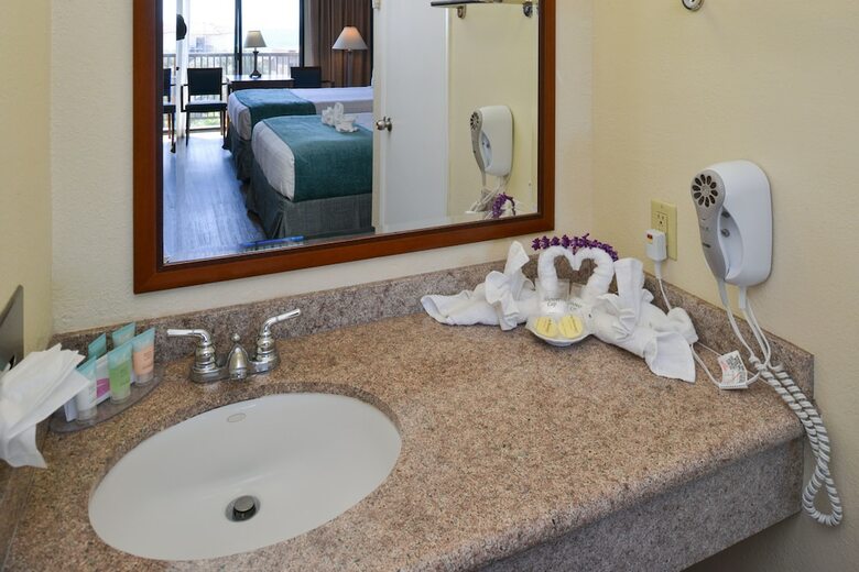 Hotel Edgewater Inn And Suites