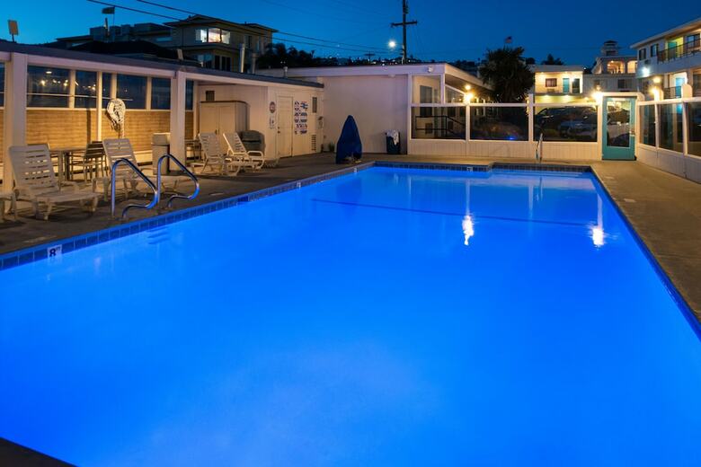 Hotel Edgewater Inn And Suites