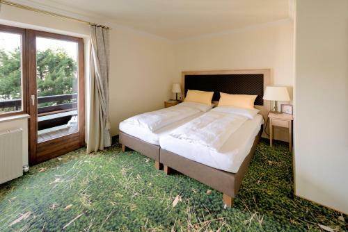 Hotel Ebner's Waldhof Am See Resort & Spa