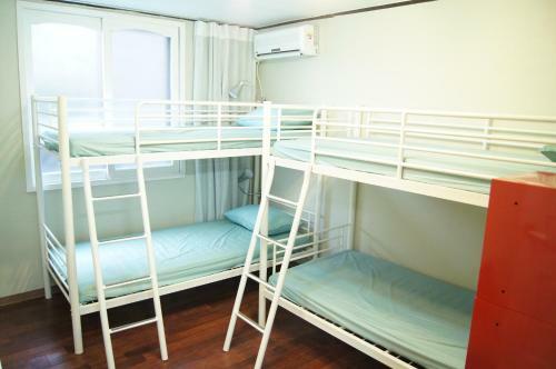 Hostal Gom Guesthouse Myeongdong