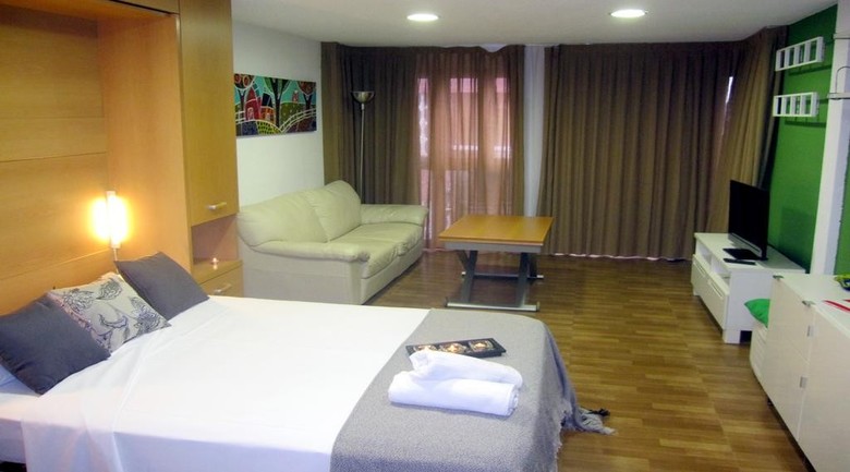 Apartamentos Kasa 25 Centro Baz�n