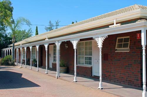 John Pirie Motor Inn