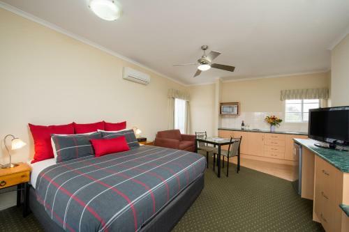 John Pirie Motor Inn